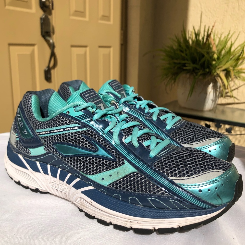 Brooks Dyad 7 Women's Running Shoes